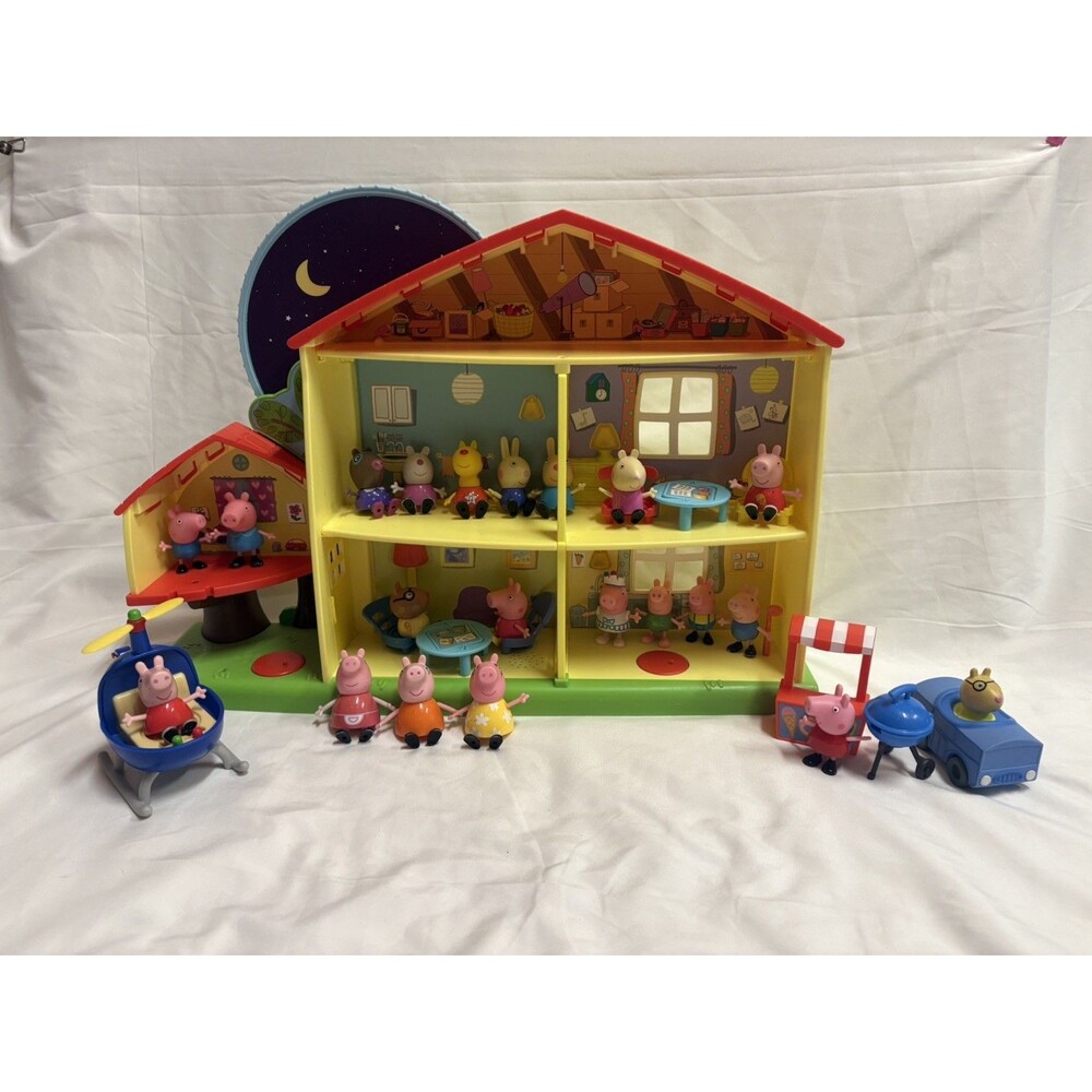 Peppa Pig Playtime to Bedtime House Playset w Working Lights & Sounds 20 Figures